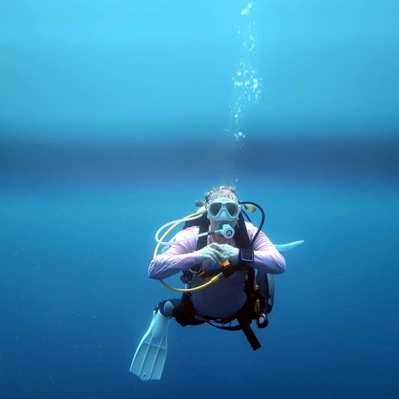 Meet your Posher, Kim - Picture 3 of 3